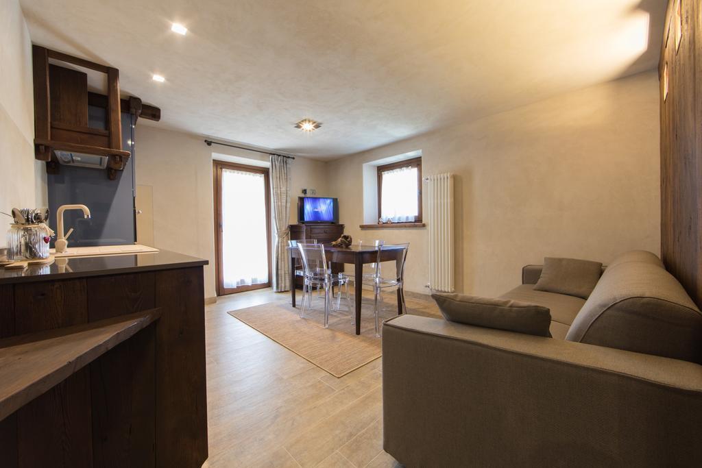 Maison Lo Triolet Introd Extérieur photo